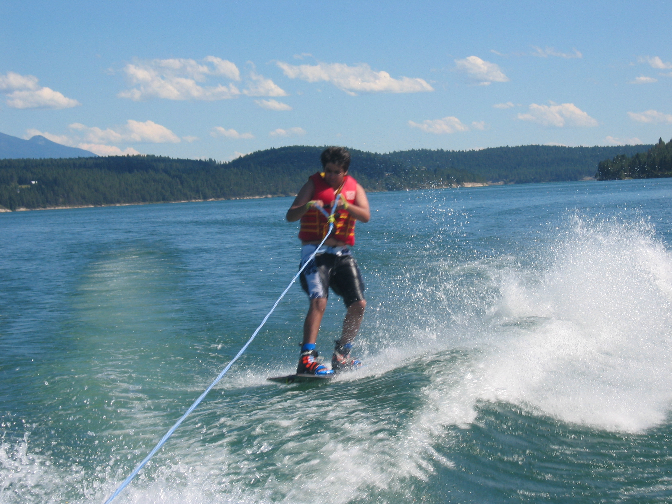 Baynes Lake 2005 > Overwater > Picture 32 (Click on image for a larger