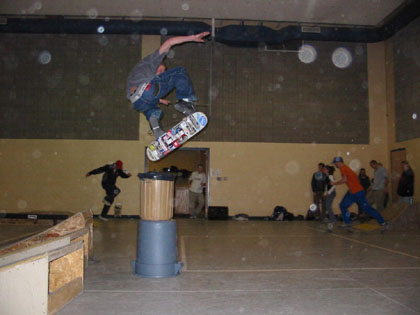 Chosen One > March 6, 2003 Skate Park > Picture 93
 (Click on image for a larger view)