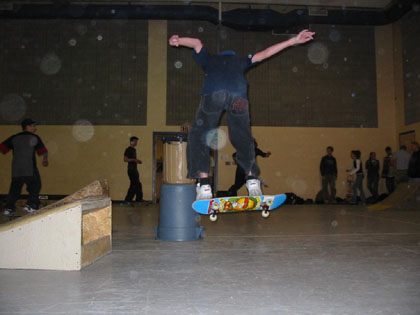 Chosen One > March 6, 2003 Skate Park > Picture 96
 (Click on image for a larger view)