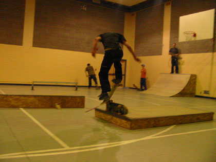 Chosen One > March 6, 2003 Skate Park > Picture 164
 (Click on image for a larger view)