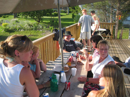 Baynes Lake 2005 > Family > Picture 60
 (Click on image for a larger view)