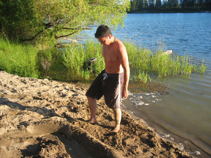 Baynes Lake 2005 > Sandcastle > Picture 3
 (Click on image for a larger view)