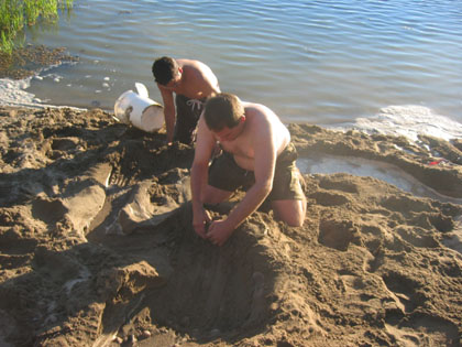 Baynes Lake 2005 > Sandcastle > Picture 18
 (Click on image for a larger view)
