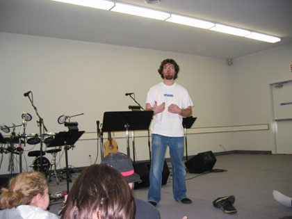 Chosen One > Fall Retreat 2004 > Picture 6
 (Click on image for a larger view)